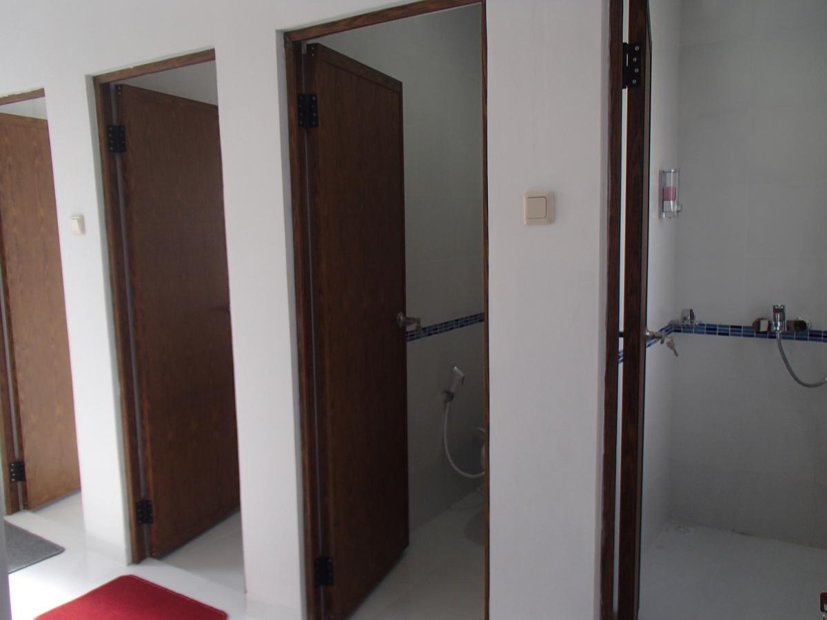 Askara Guest House & Hostel Ubud  Exterior photo